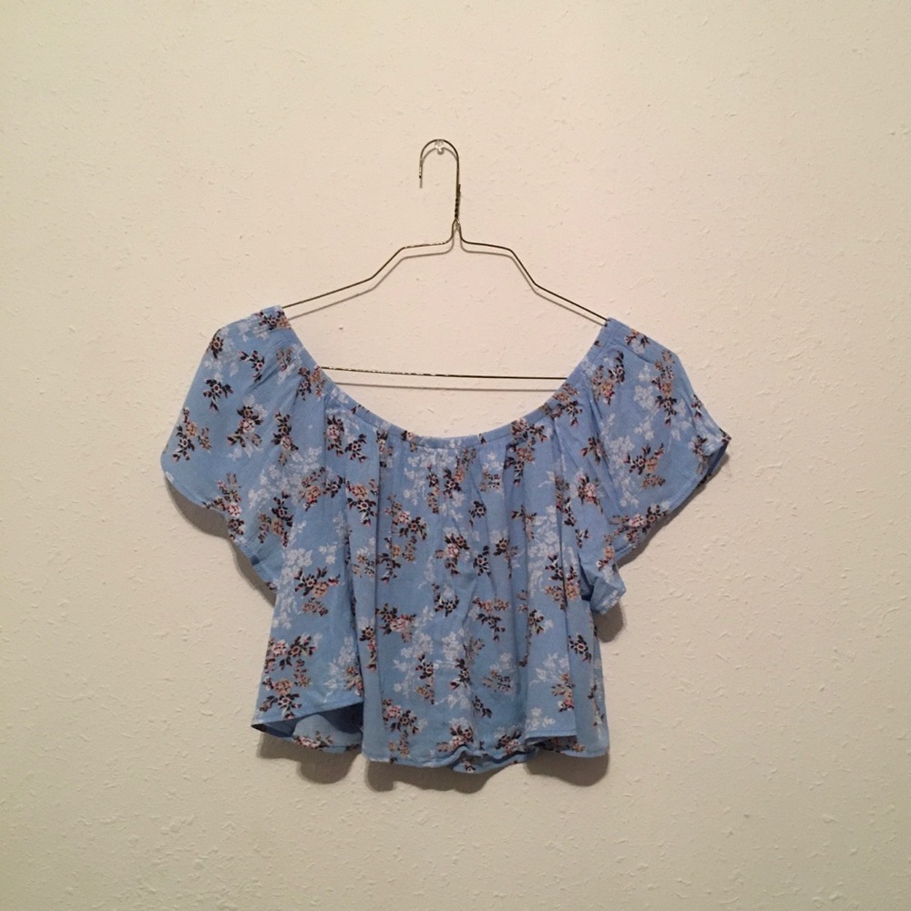 iris- crop top/ off the shoulders top -size medium
